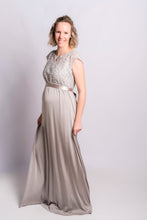 Afbeelding in Gallery-weergave laden, Tiffany Rose - Mia gown silver 40-42 &amp; 44-46  | MILD zwangerschapsboetiek - zwangerschapskleding bij Mechelen
