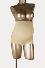 Afbeelding in Gallery-weergave laden, Mamsy - boxershort - huidskleur (shapewear effect) XL-XXL  | MILD zwangerschapsboetiek - zwangerschapskleding bij Mechelen
