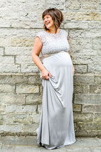Afbeelding in Gallery-weergave laden, Tiffany Rose - Mia gown silver 40-42 &amp; 44-46  | MILD zwangerschapsboetiek - zwangerschapskleding bij Mechelen
