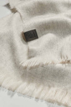 Afbeelding in Gallery-weergave laden, Bufandy - Alpacasjaal Brushed Solid white canvas | MILD zwangerschapsboetiek - zwangerschapskleding bij Mechelen
